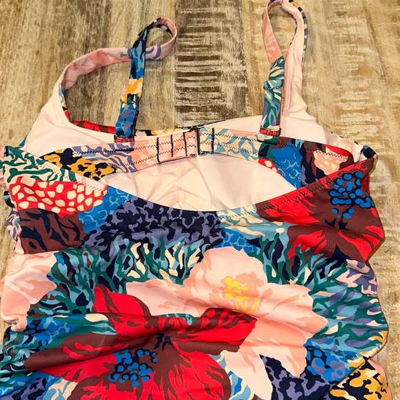 Athleta Bora Bora Swim Top 34 B C Built in Bra - Picture 4 of 6